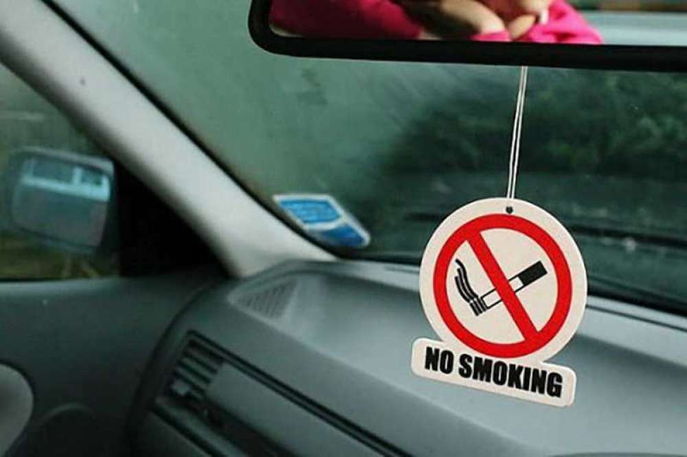 курение в машине